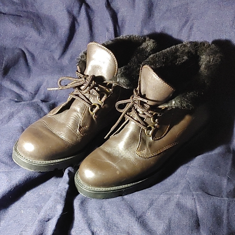 La CANADIENNE Chocolate Ankle Boots with Black Fur